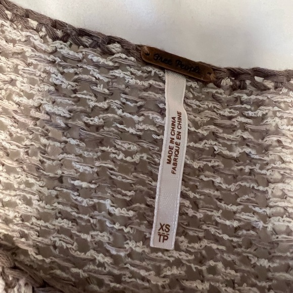 Free People Oversized Sweater Size XS - Gently Worn - Picture 3 of 3